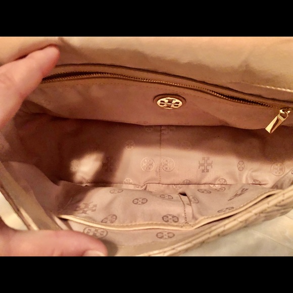 Tory Burch Marion Quilted Saddle Bag - Picture 2 of 4